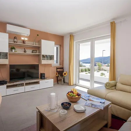 Agana Holiday home Marina